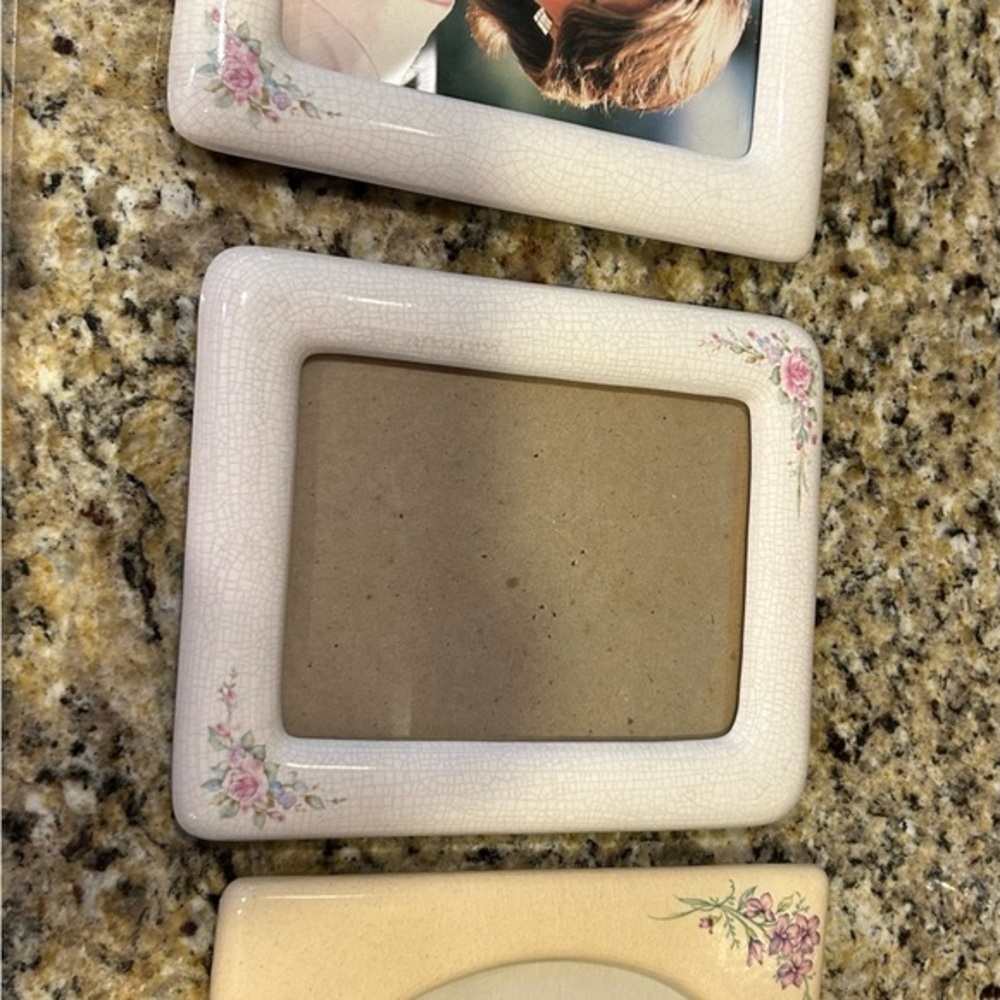 Vintage Hallmark cracked porcelain picture frames - Picture 2 of 6